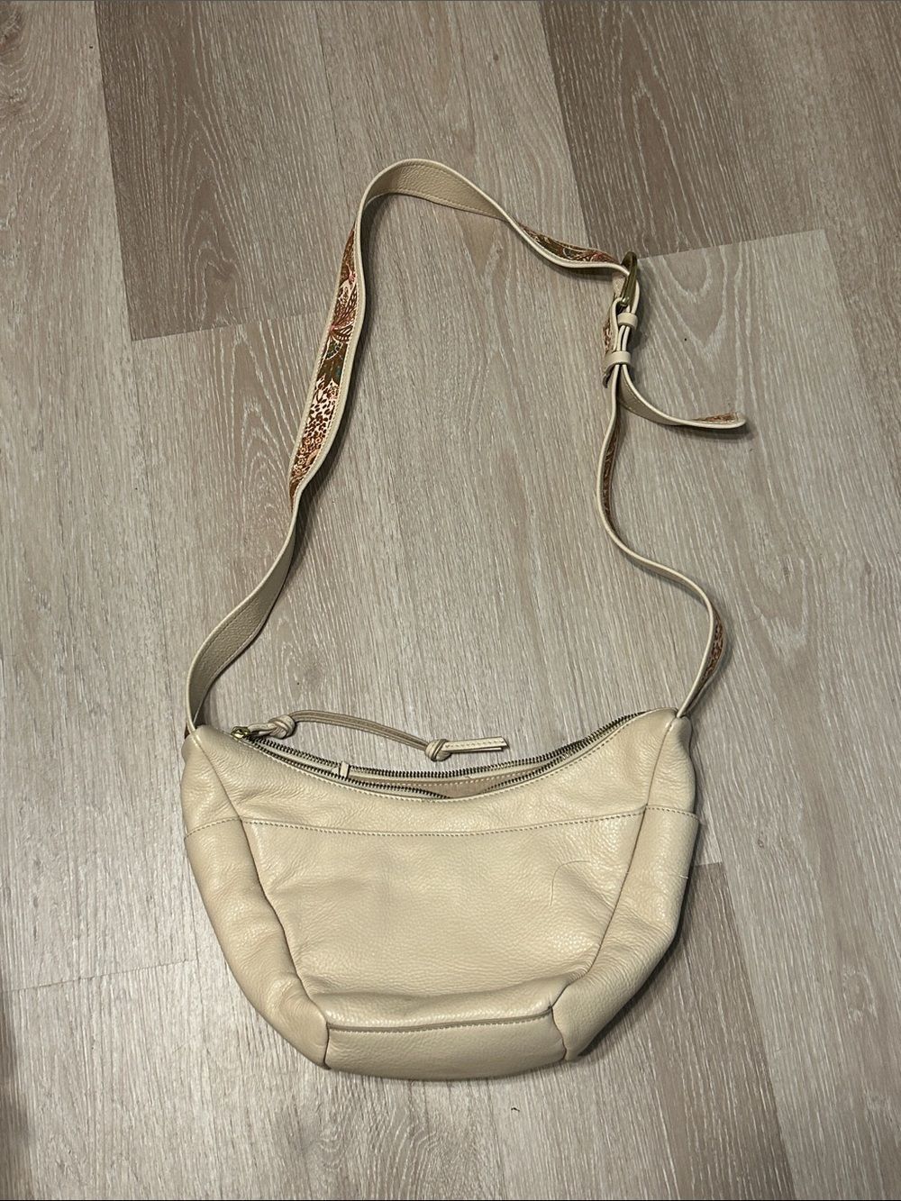 Lucky Brand Cream Leather Crossbody Bag Floral Ribbon Accented Strap